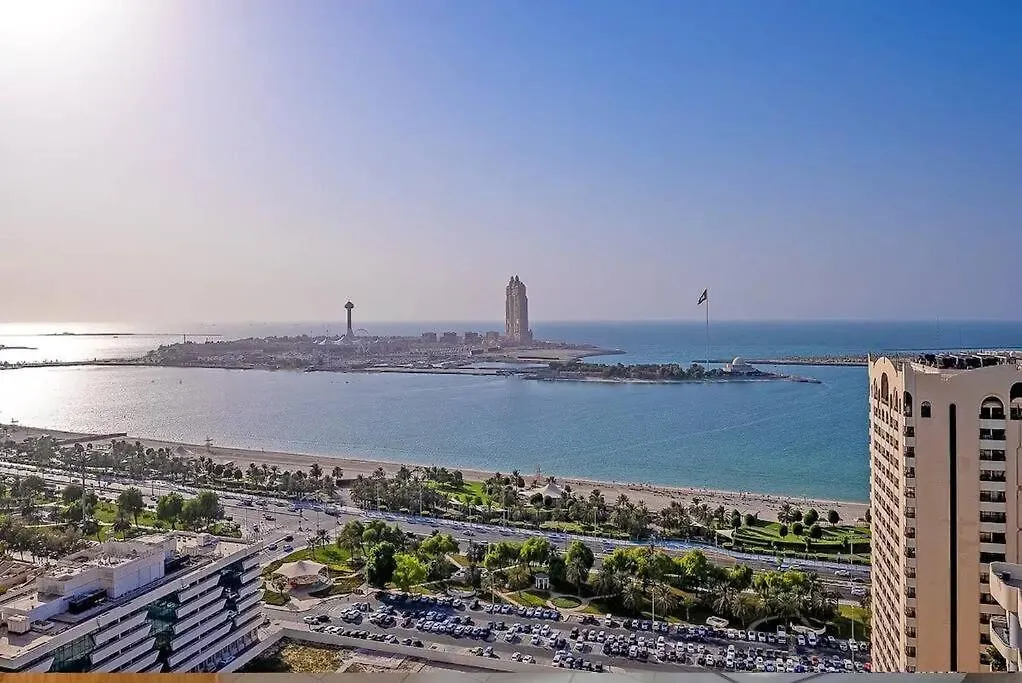 Excellent 2 Bedroom Beach Front Abu Dhabi 0*,
