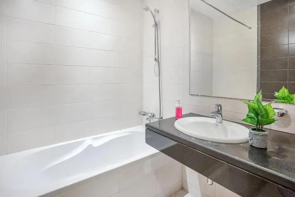 Excellent 2 Bedroom Beach Front Abu Dhabi Apartment